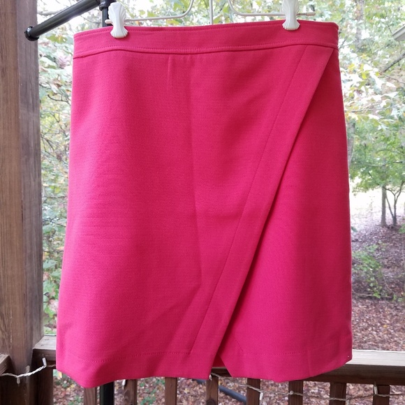 LOFT Dresses & Skirts - *LOFT Faux Wrap Coral Skirt Size 10T [Tall]